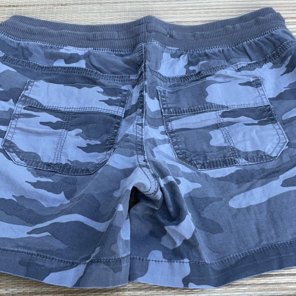 Sonoma Goods For Life Gray Camouflage Women's Shorts Size 4 - Picture 10 of 11